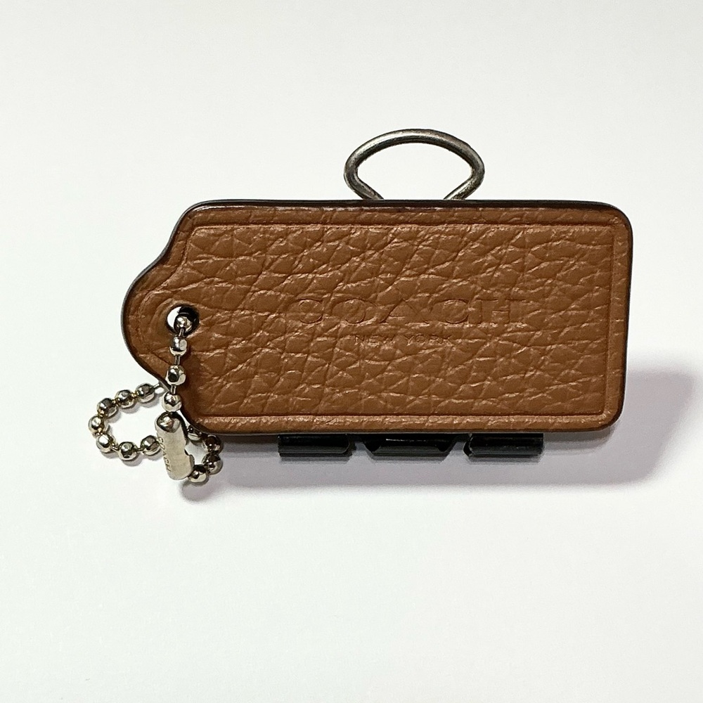 Coach Brown Hangtag pebble leather